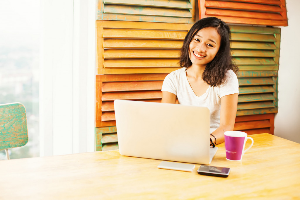 woman writing an article